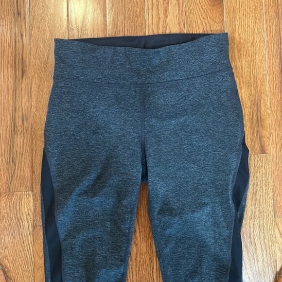 X XERSION LEGGINGS ACTIVE WEAR GRAY AND BLACK IN SIZE MEDIUM - Picture 2 of 6